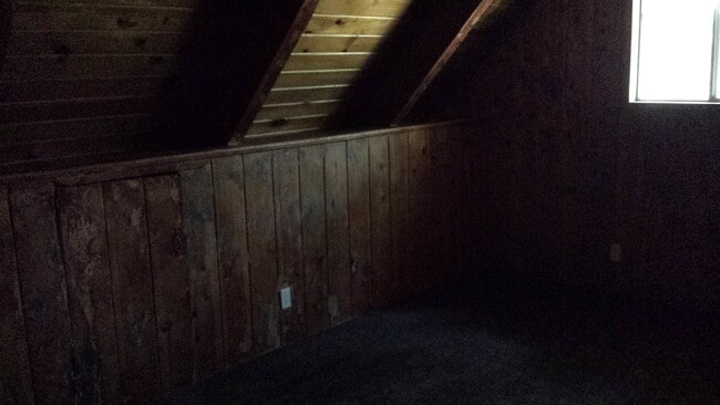 Building Photo - Rustic three bedroom with large lot.