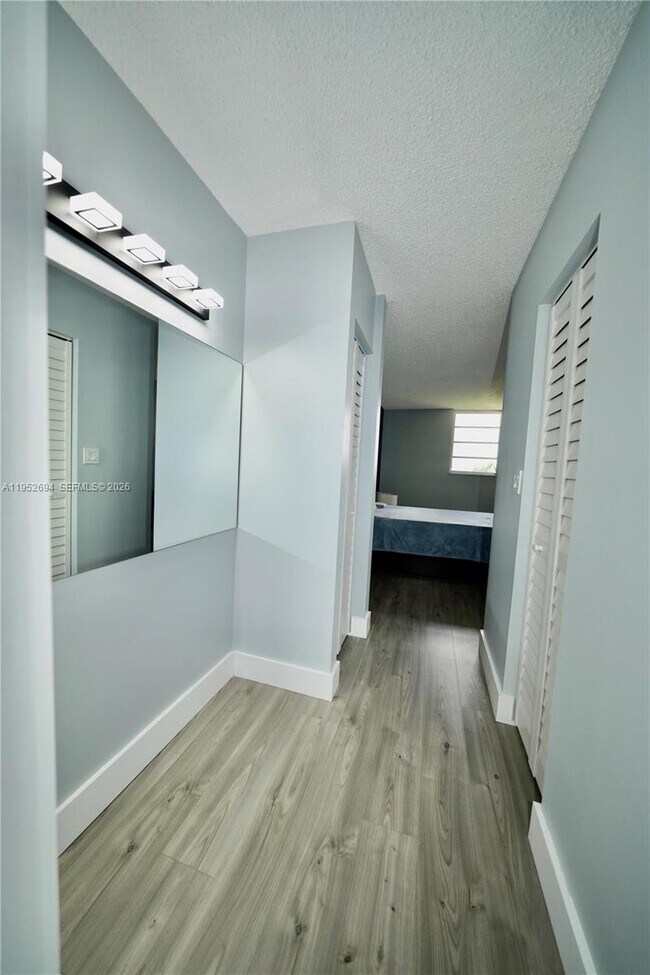 Building Photo - 2541 Aragon Blvd