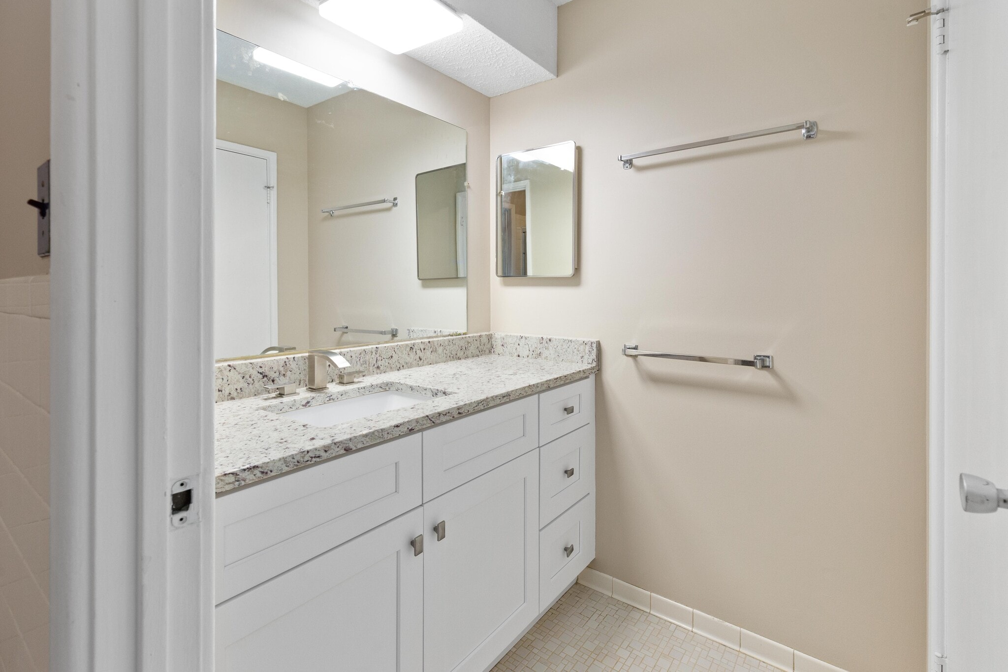 Building Photo - 1545 Cherboneau Pl