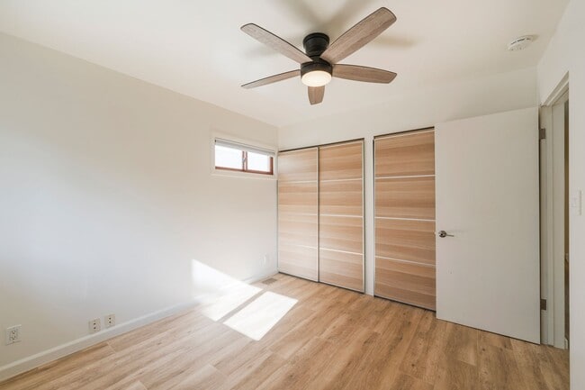 Building Photo - Private and Comfy Manhattan Beach Home