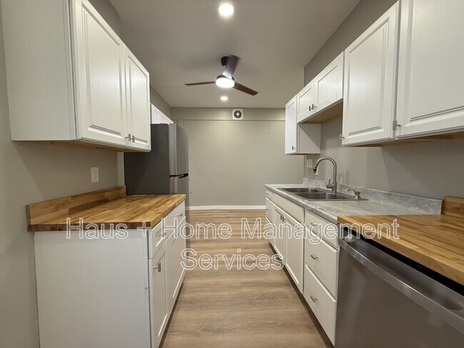 Building Photo - 403 Wall Ave