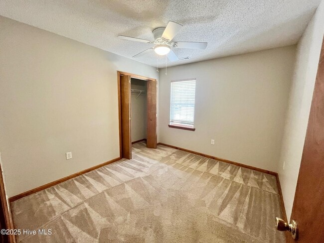 Building Photo - 133 Lawndale Ln