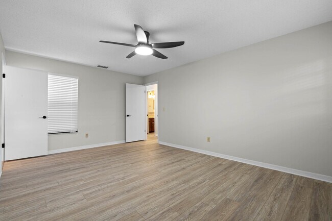 Building Photo - Charming 4-Bedroom Home with Pool on Large Lot in Longwood!