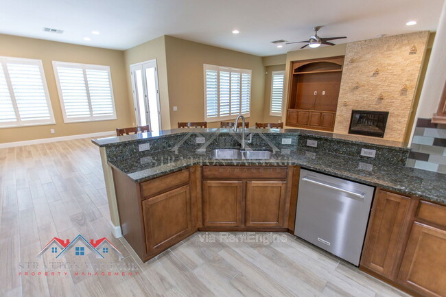 Building Photo - 5908 E Bramble Berry Ln