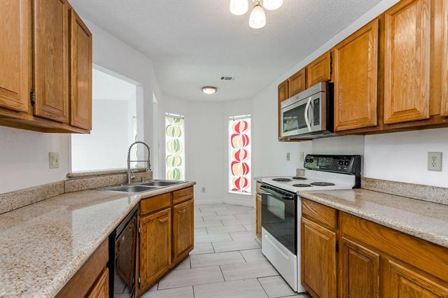 Building Photo - 4124 Hollow Oak Dr