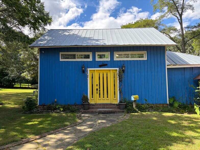 Building Photo - 4045 Caribon St