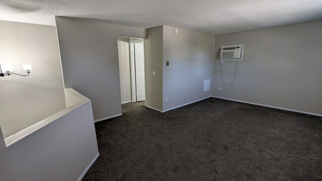 Building Photo - MN Cedar Village (809)