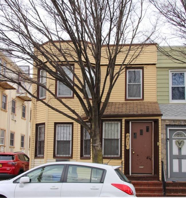 Building Photo - 64-11 65th Pl