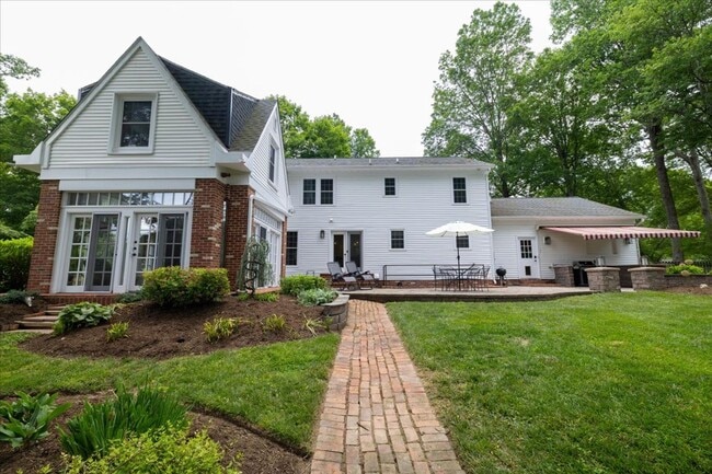 Building Photo - Spacious Home with Fenced Yard Exclusive A...