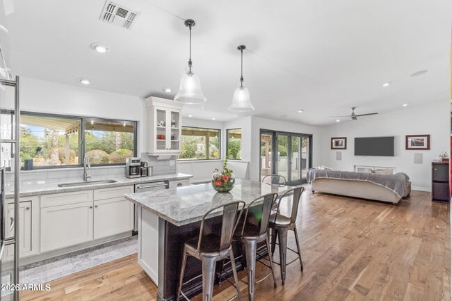 Building Photo - 13859 N 45th St