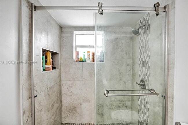 Building Photo - 9451 Live Oak Pl