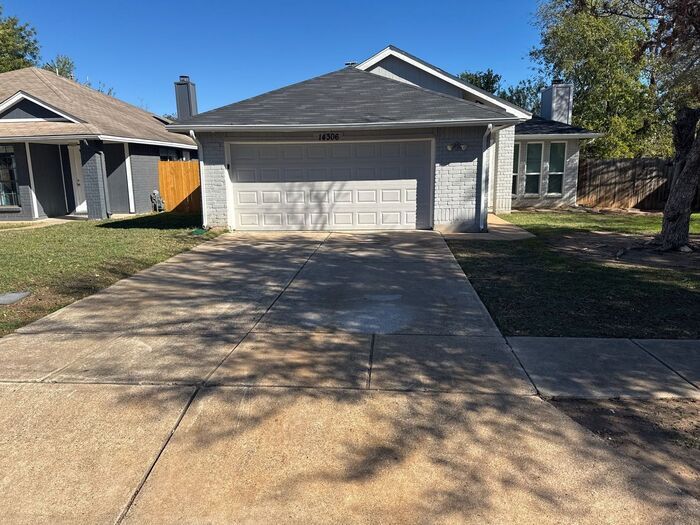 Primary Photo - 14306 Vandever St