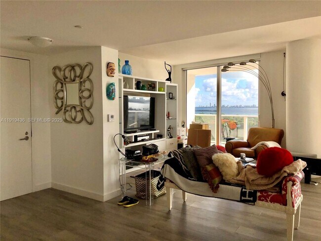 Building Photo - 4250 Biscayne Blvd