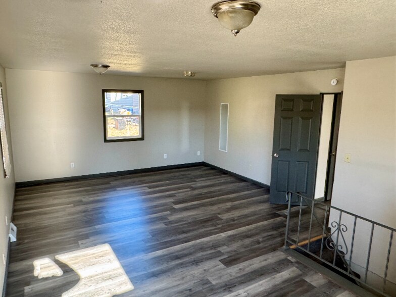 Building Photo - 1225 13th St SE