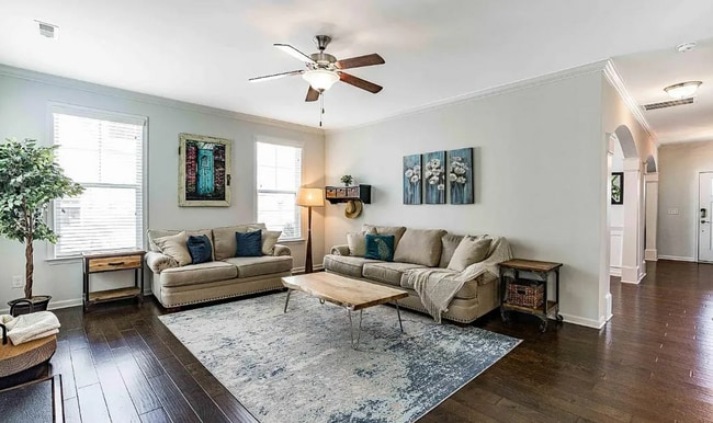 Building Photo - Spacious Raleigh Home with Modern Comforts