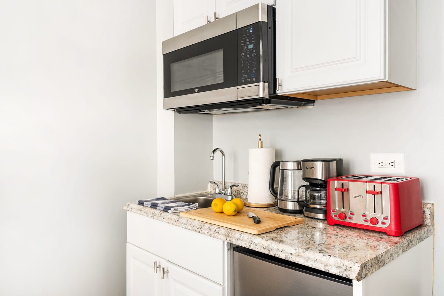 Building Photo - 240 W 73rd St