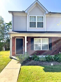 Building Photo - Roommate friendly floorplan minutes from downtown