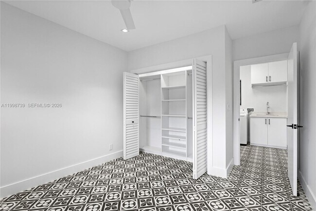 Building Photo - 2345 SW 23rd Terrace