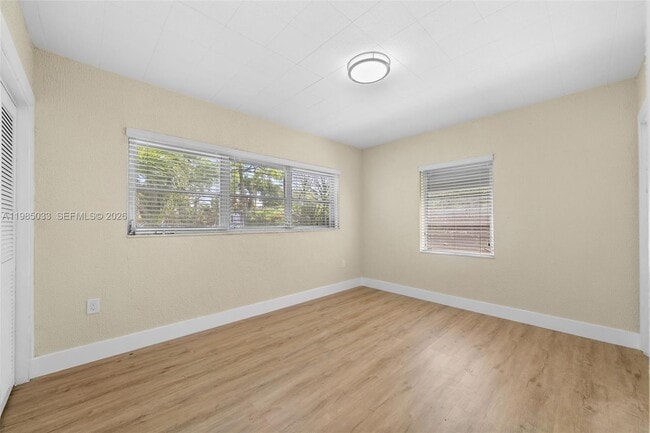 Building Photo - 1840 SW 63rd Ave