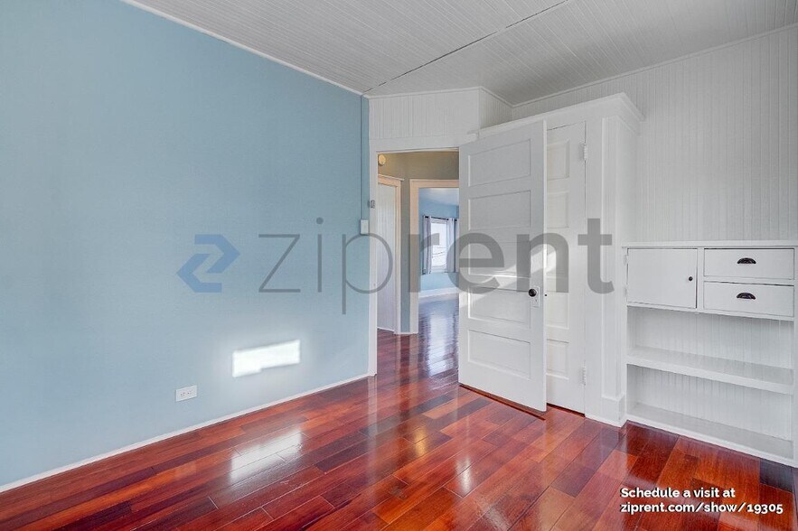 Building Photo - Unit B
