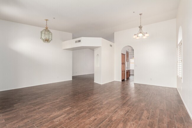 Building Photo - 9003 E Aster Dr