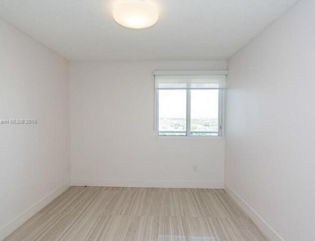 Building Photo - Beautiful 3 bedroom Apt at Bay House