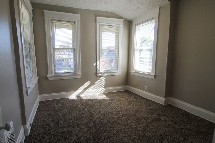 Main Bedroom - 2621 Ida Ave
