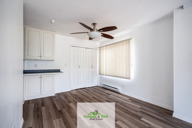 Building Photo - 10640 N Ivy Ct