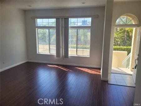 Building Photo - 2825 Plaza del Amo