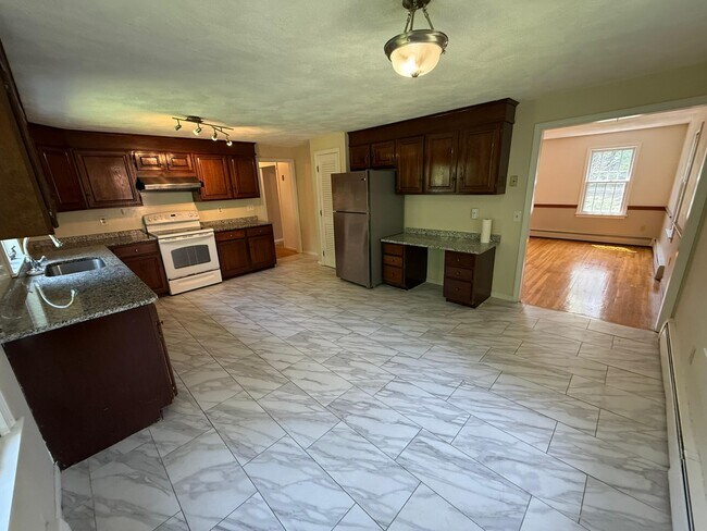 Building Photo - 5 Freeman Cir