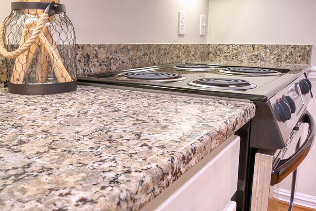 Building Photo - 1000 Eagle Pass Way