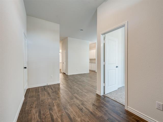 Building Photo - 3127 Maverick Dr