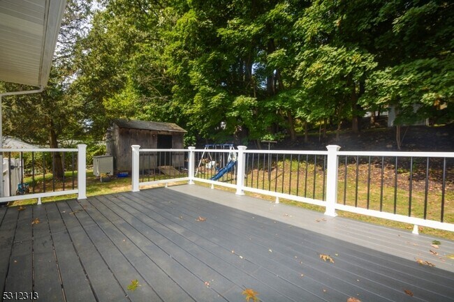 Building Photo - 62 Oakwood Ave