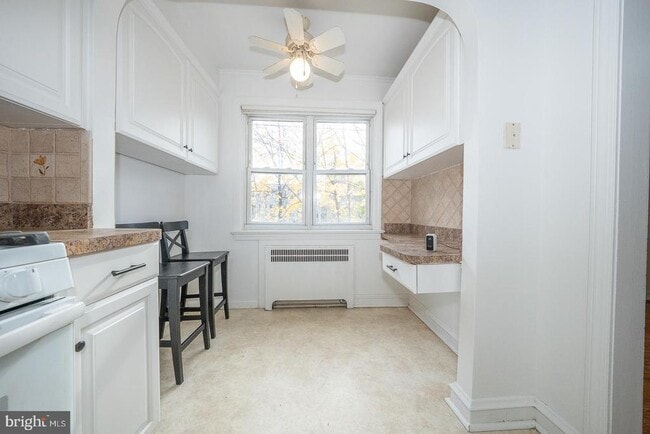 Building Photo - 232 Stoneway Ln