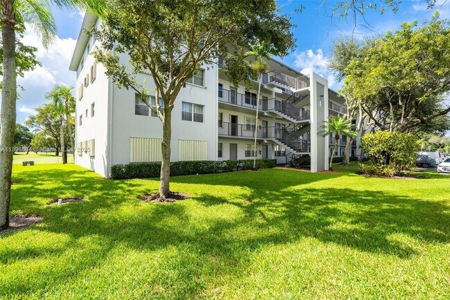 Building Photo - 400 SW 134th Way