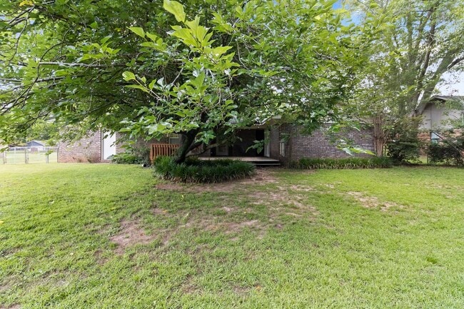 Building Photo - 115 Nancy Dr