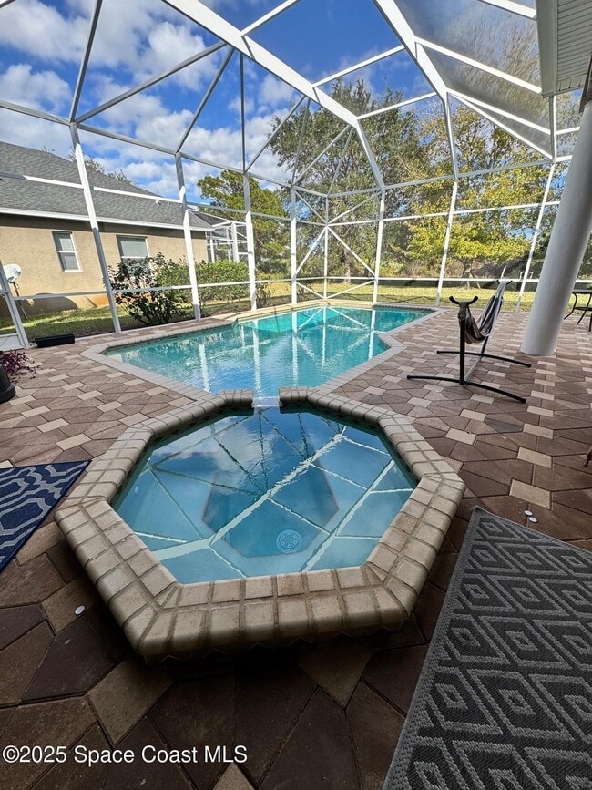 Building Photo - 5891 Herons Landing Dr