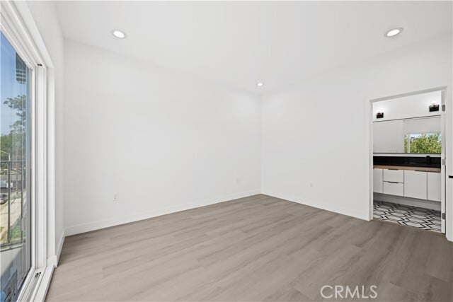 Building Photo - 644 N Boyle Ave