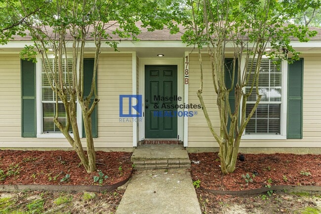 Building Photo - 3 Bed/2 Bath Home in Brandon