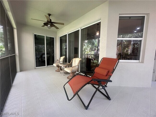 Building Photo - 2004 Tarpon Bay Dr N