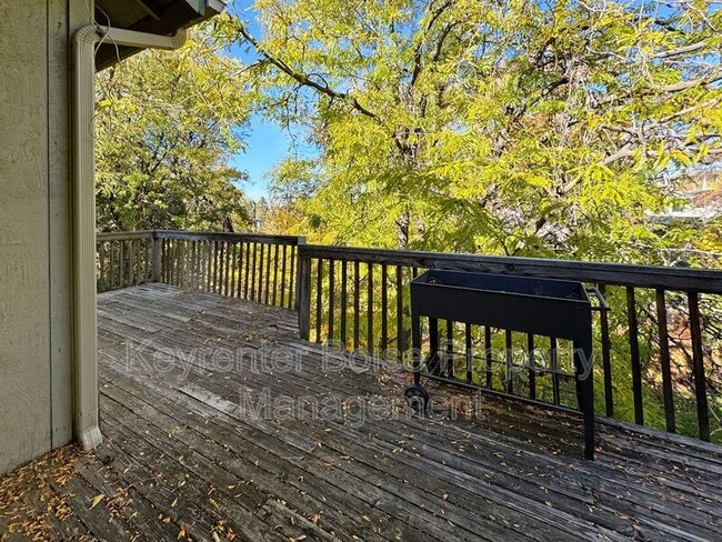 Building Photo - 2035 S Travertine Way