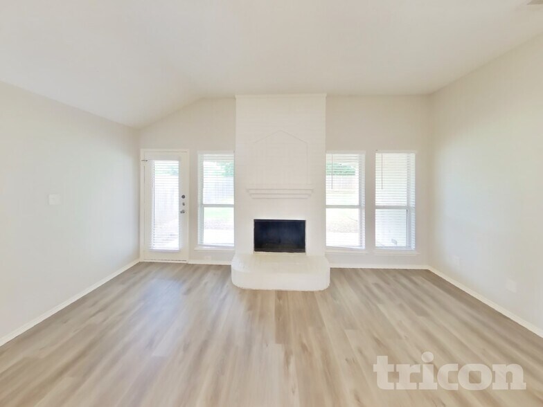 Building Photo - 757 Dema Ln