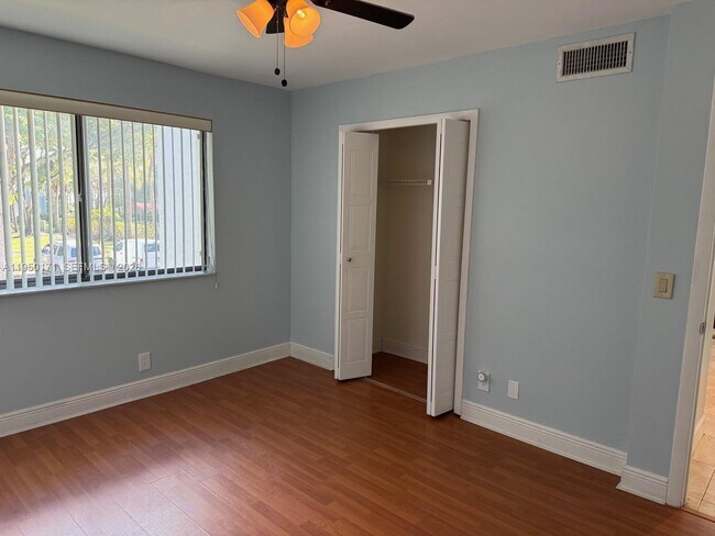 Building Photo - 16541 Blatt Blvd