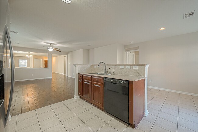 Building Photo - 7814 Crestbrook Manor Ln