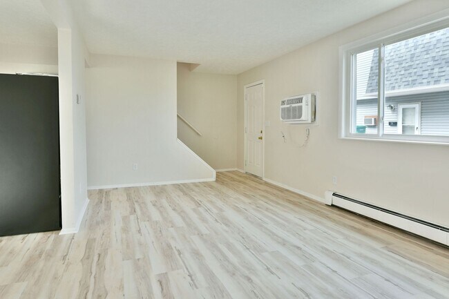 Building Photo - 72-78 S Roanoke