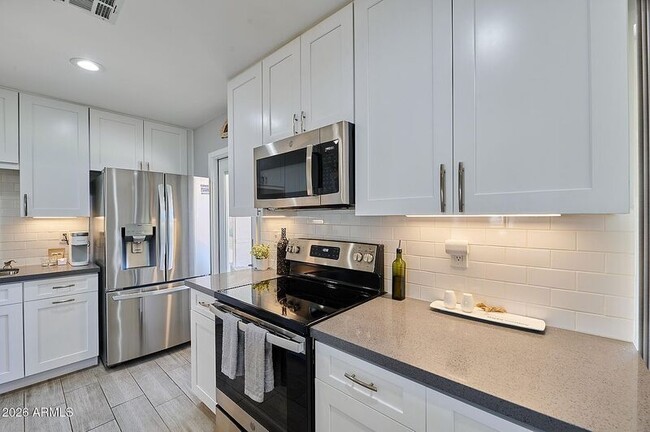 Building Photo - 7319 E Roosevelt St