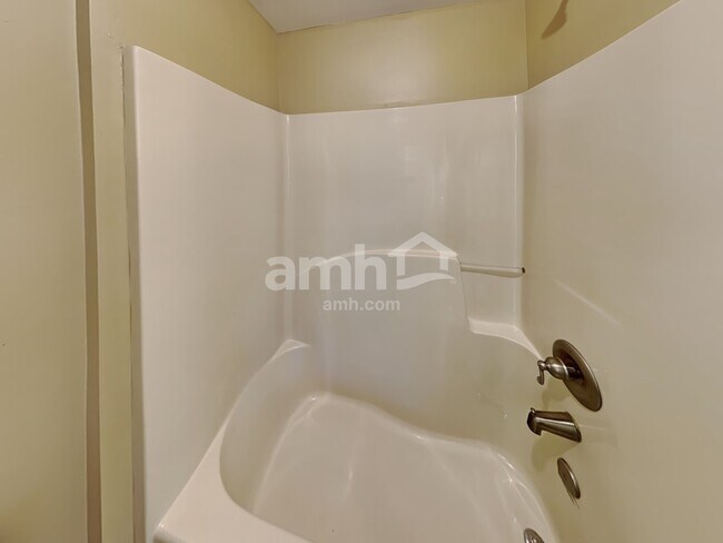 Building Photo - 1508 Cardinal Ln