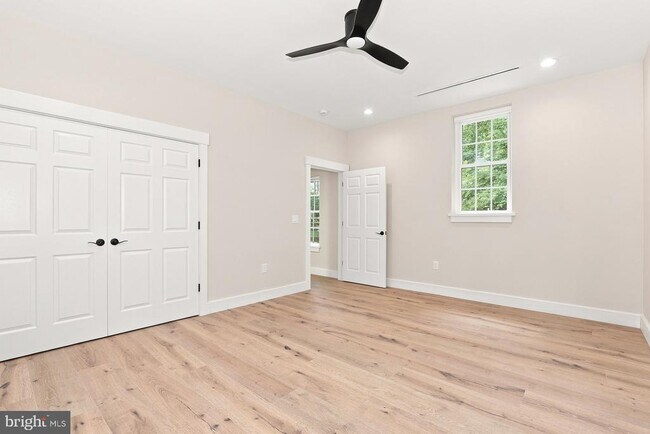 Building Photo - 5567 Pennell Rd
