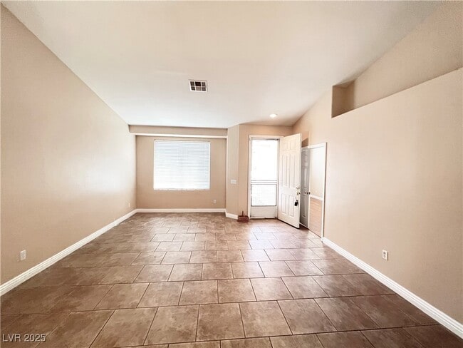 Building Photo - 258 Whitewater Village Ct