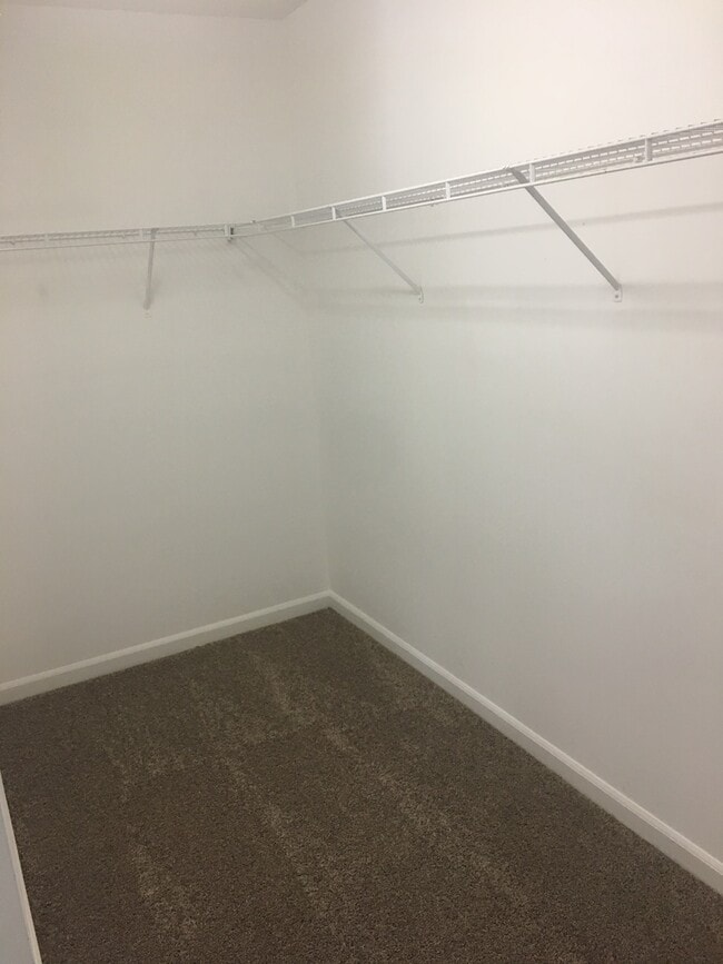 Building Photo - Greer, 2bd/2.1ba, 1484SF